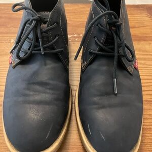 Levi's Sonoma Wax chukka-style  navy casual boots. Sz 9 $50